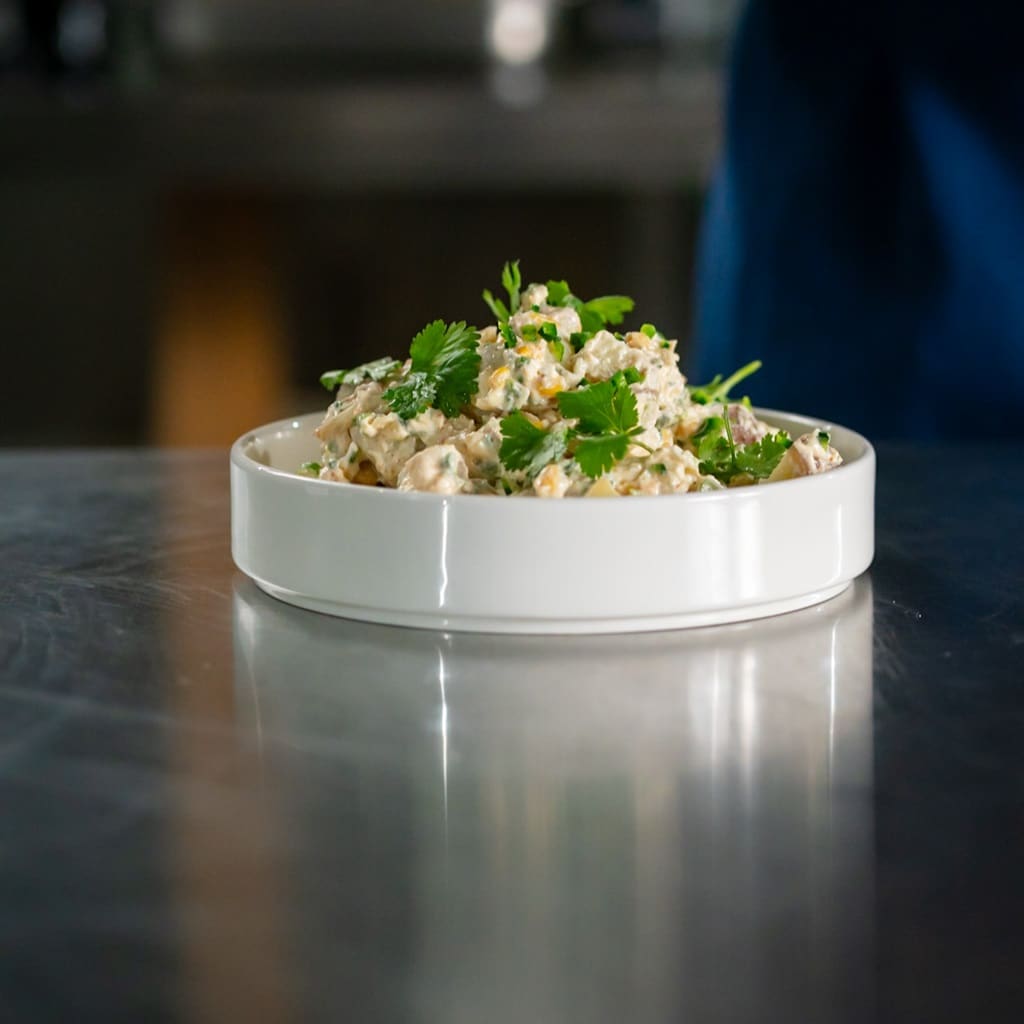 Mexikanischer Kartoffelsalat mit Jalapenos und Mais